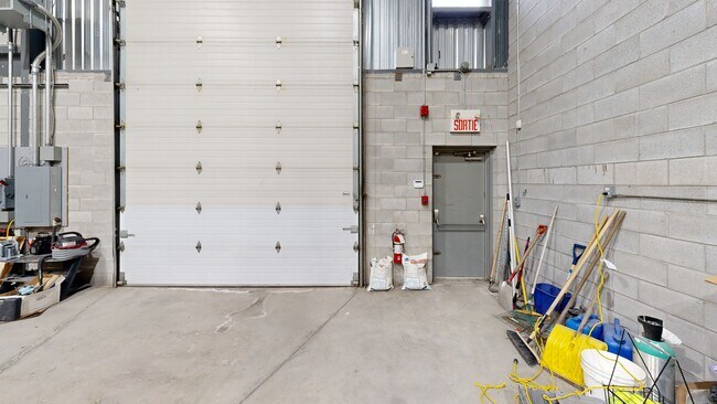 More details for 4293-4345 Des Laurentides (A-15) E, Laval, QC - Office, Industrial to Rent