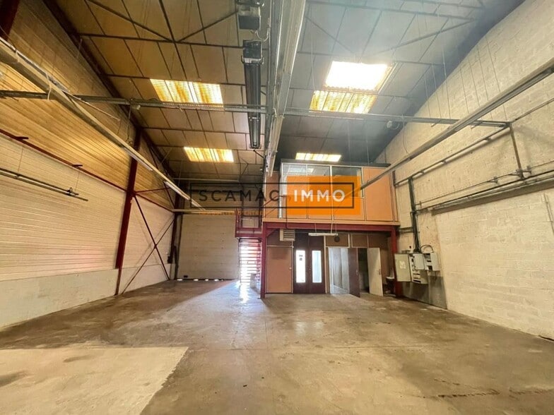 Industrial in Wissous to rent - Interior Photo - Image 2 of 5