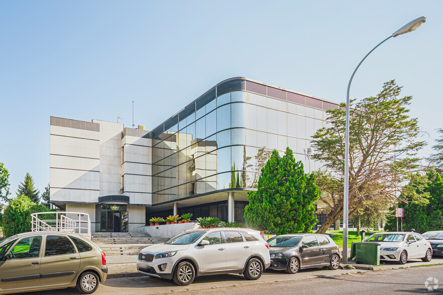 Office in Villaviciosa de Odón, MAD for sale - Building Photo - Image 2 of 3