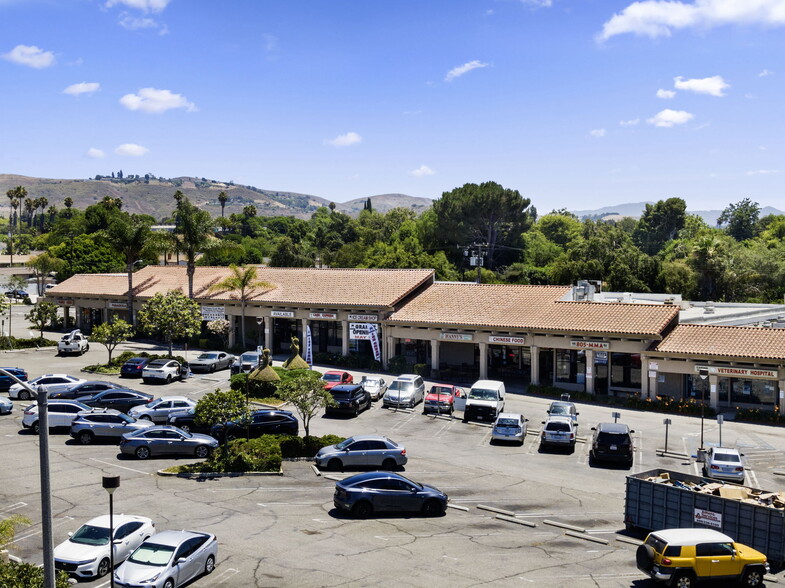 950-1086 E Avienda Dlos Arboles, Thousand Oaks, CA for rent - Building Photo - Image 2 of 21