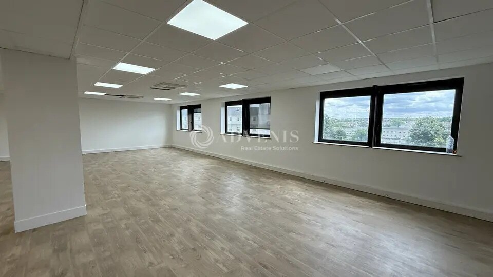 Office in Lognes to rent Interior Photo- Image 1 of 7