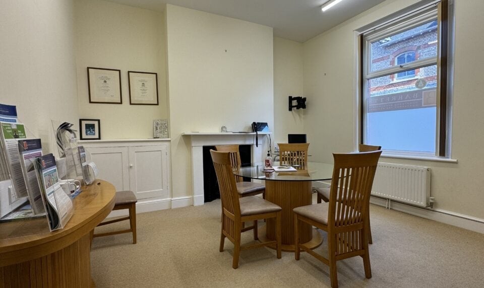 20-26 Union St, Newton Abbot for sale - Interior Photo - Image 2 of 8