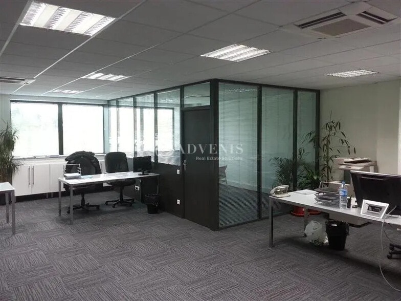 Office in Bry-sur-Marne to rent - Interior Photo - Image 3 of 6