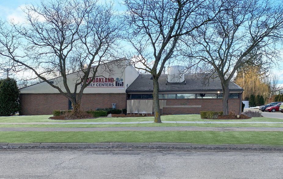 20505 W 12 Mile Rd, Southfield, MI for sale - Building Photo - Image 1 of 1