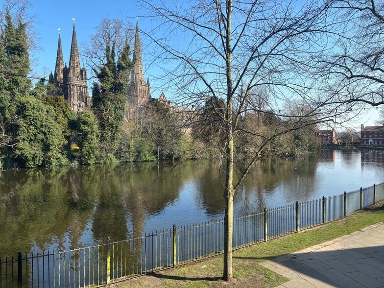36 Bird St, Lichfield to rent - Building Photo - Image 3 of 12