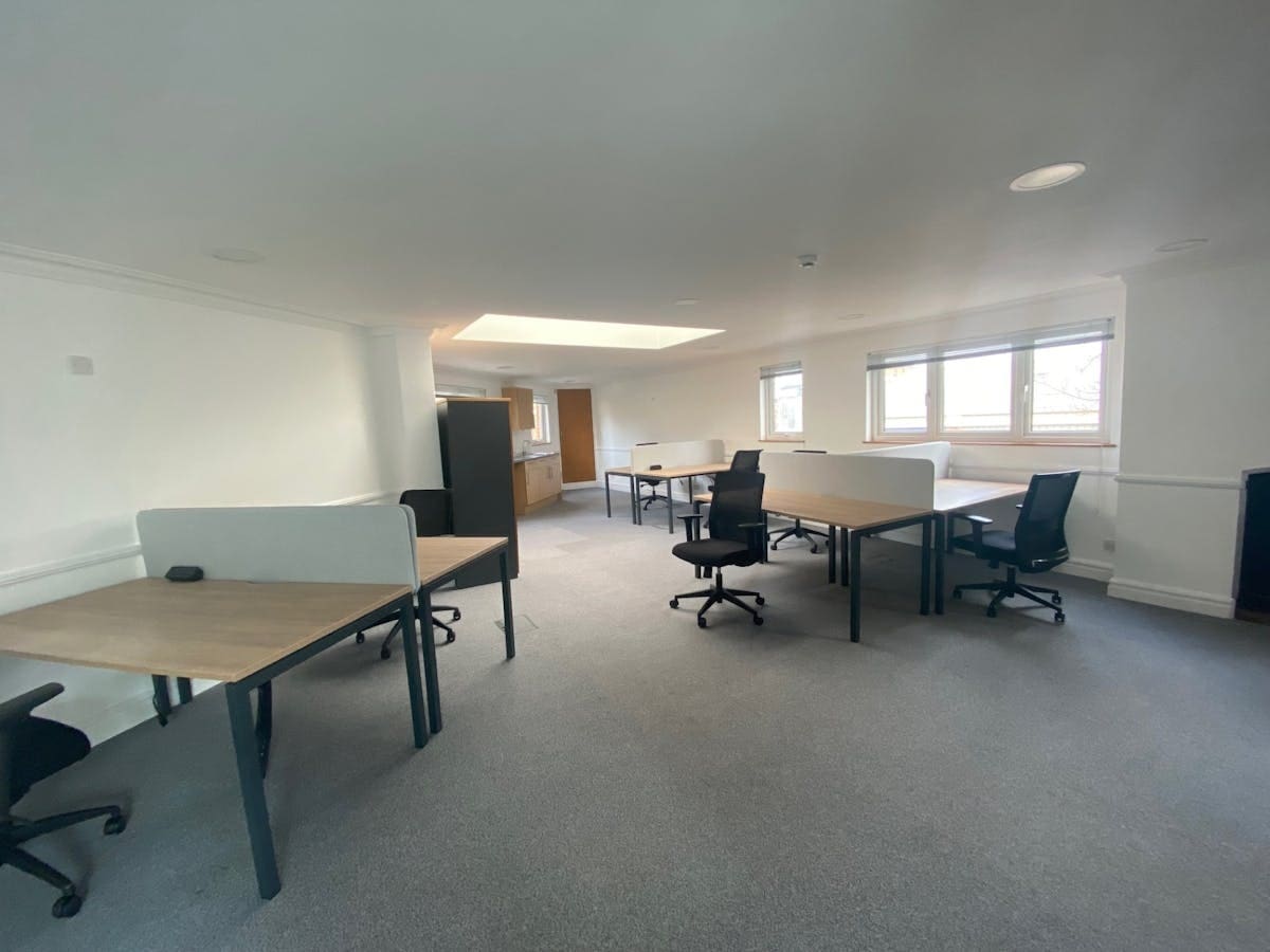 339 High St, London to rent Interior Photo- Image 1 of 8