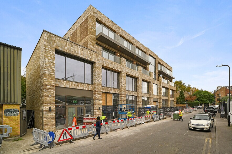 9-15 Helmsley Pl, London for sale - Primary Photo - Image 1 of 1