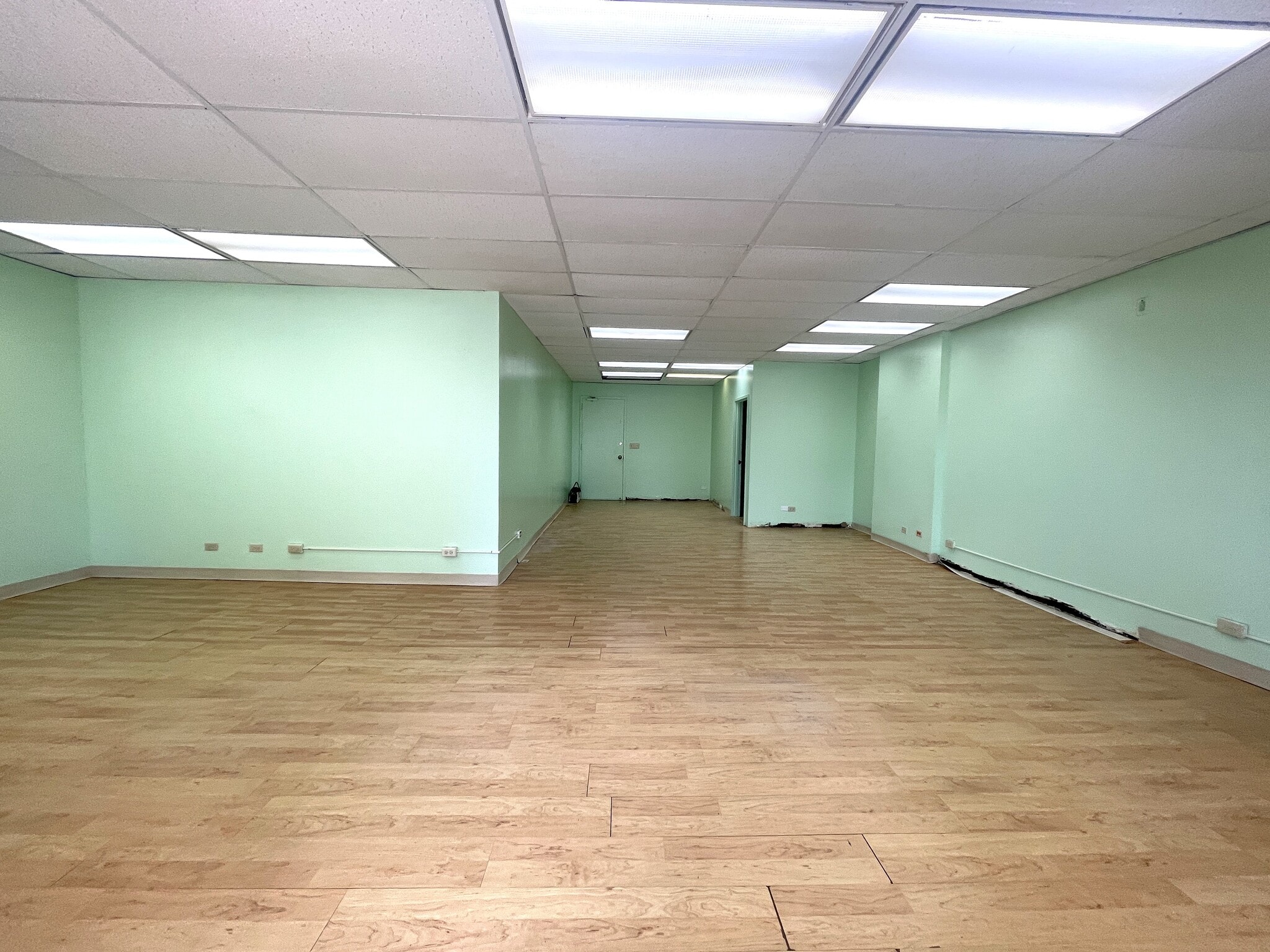 1860 Ala Moana Blvd, Honolulu, HI to rent Interior Photo- Image 1 of 4