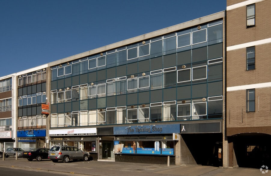 88-98 College Rd, Harrow to rent - Building Photo - Image 2 of 4