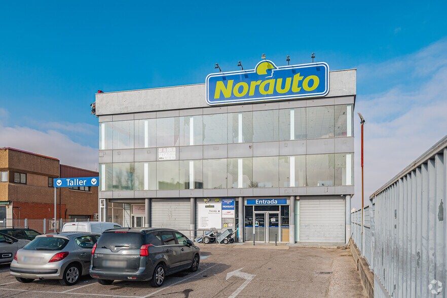 Carretera Fuencarral, 66, Alcobendas, Madrid to rent - Building Photo - Image 2 of 2