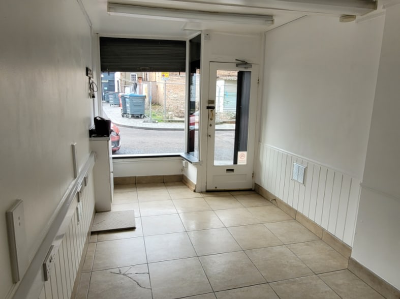 5 West St. Marys Gate, Grimsby to rent - Building Photo - Image 3 of 3