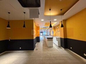 Retail in L'Hospitalet de Llobregat, Barcelona to rent Interior Photo- Image 2 of 12
