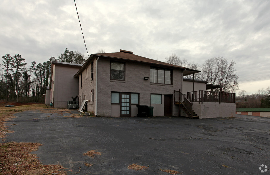 5019 Wilkinson Blvd, Charlotte, NC for rent - Primary Photo - Image 1 of 14