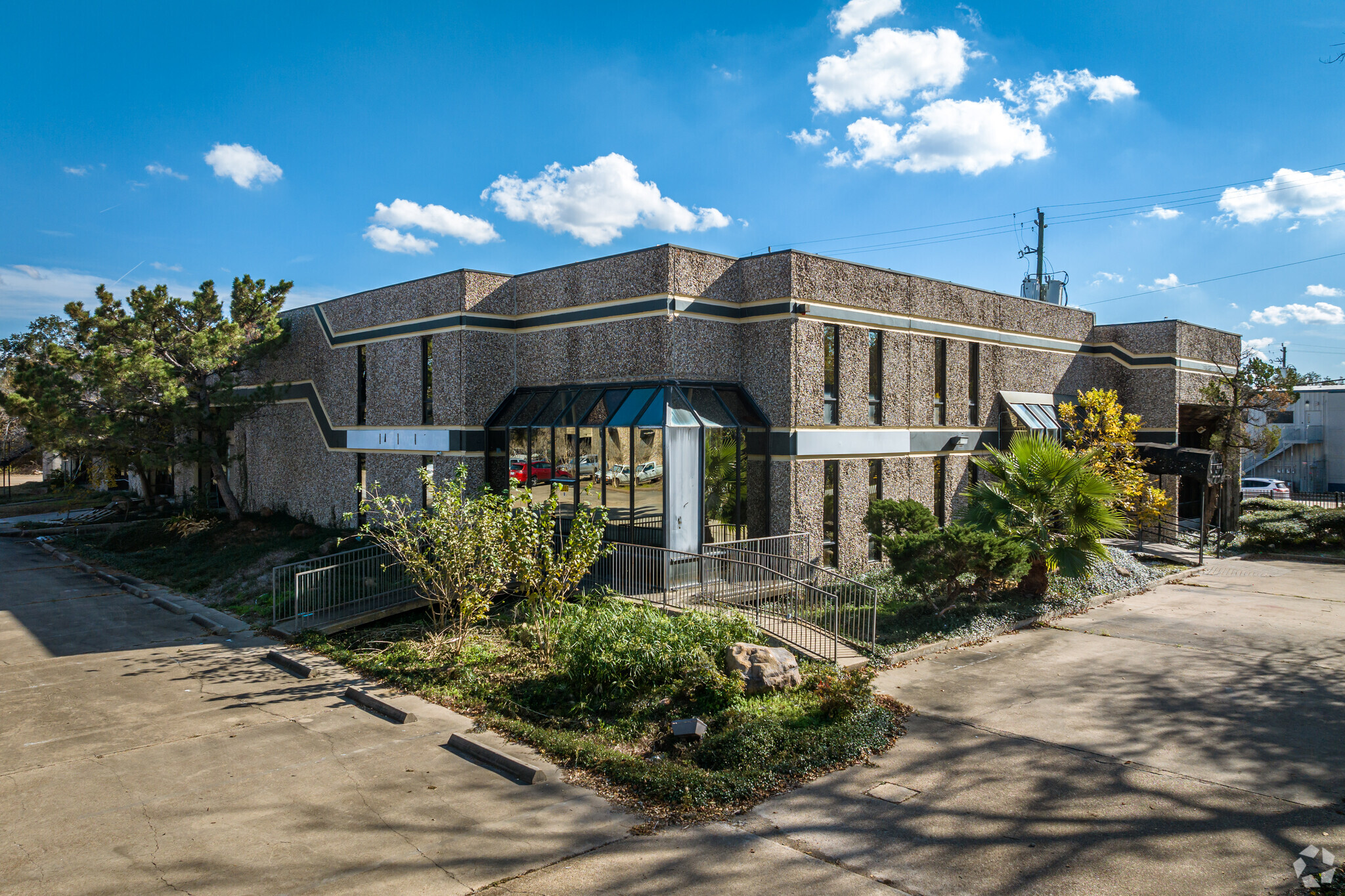 3550-3560 Lang Rd, Houston, TX for rent Building Photo- Image 1 of 7