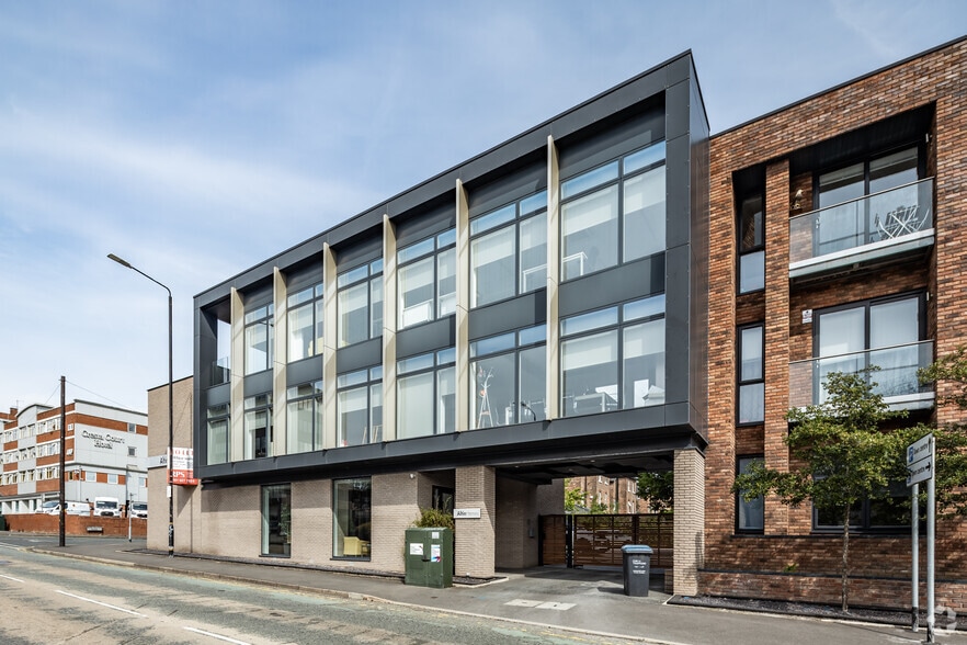 1A Woodlands Rd, Altrincham to rent - Building Photo - Image 2 of 3