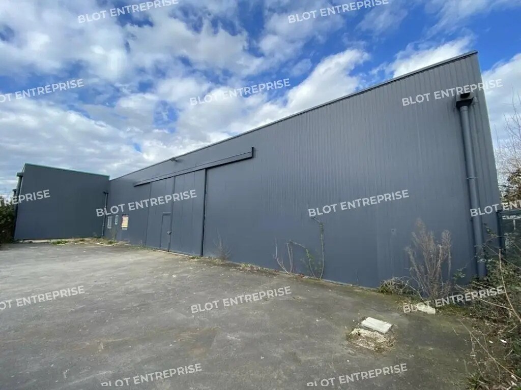 Light Industrial in Saint-Grégoire for sale Building Photo- Image 1 of 5