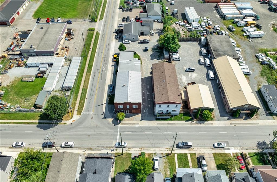 192-194 Burgar St, Welland, ON for sale - Building Photo - Image 2 of 5