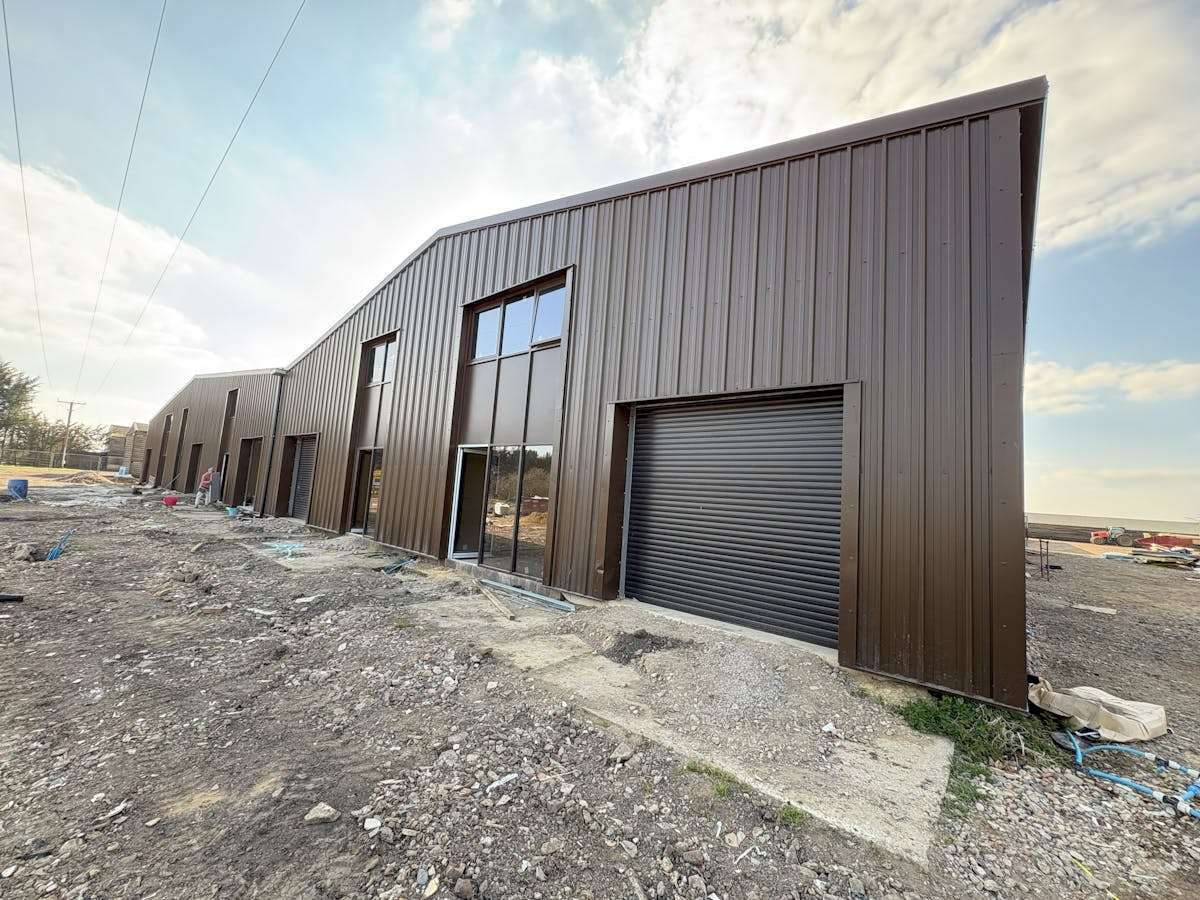 Mill Rd, Leighton Buzzard to rent Building Photo- Image 1 of 6