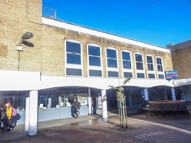 1-3 Red St, Carmarthen to rent - Building Photo - Image 3 of 6