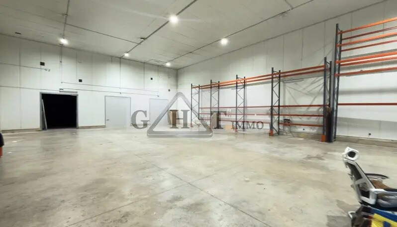 Industrial in Crégy-lès-Meaux to rent Interior Photo- Image 1 of 16