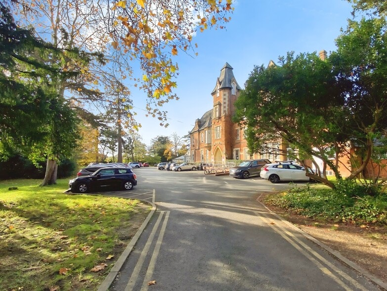 Eastcourt Ave, Reading to rent - Building Photo - Image 2 of 18