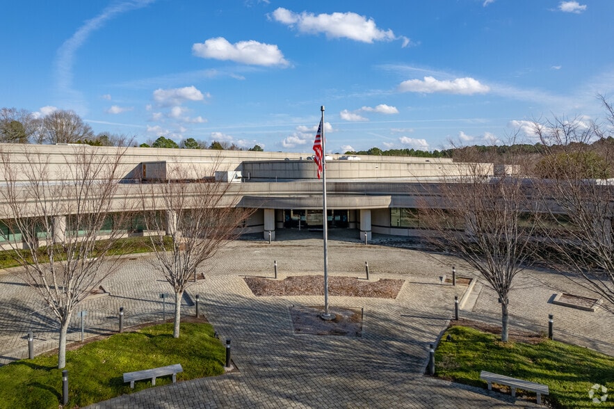 1000 Gutenberg Dr NW, Kennesaw, GA for rent - Building Photo - Image 1 of 7