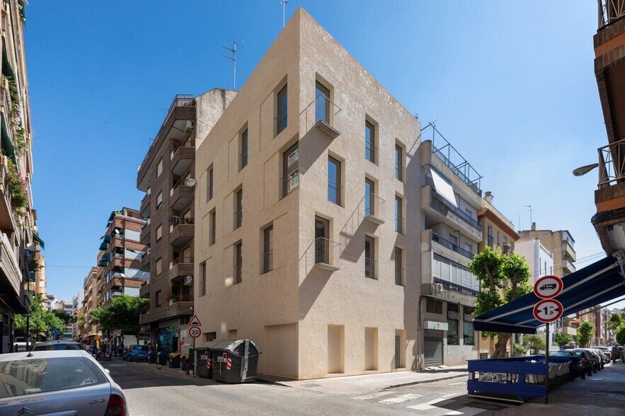 Calle Azhuma, 38, Granada, Granada for sale - Building Photo - Image 2 of 11