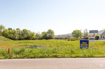 E Heiskell Rd, Powell, TN for rent Building Photo- Image 1 of 3