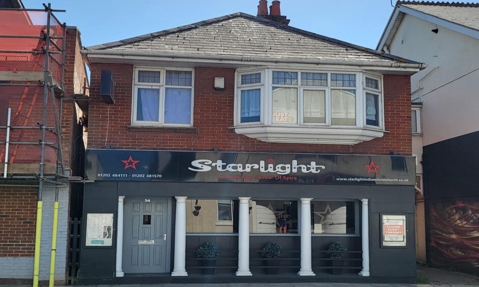 54 Bargates, Christchurch for sale - Primary Photo - Image 1 of 1