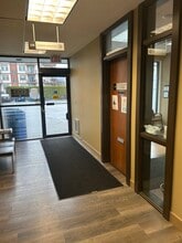 9123 Mary St, Chilliwack, BC to rent Lobby- Image 2 of 14