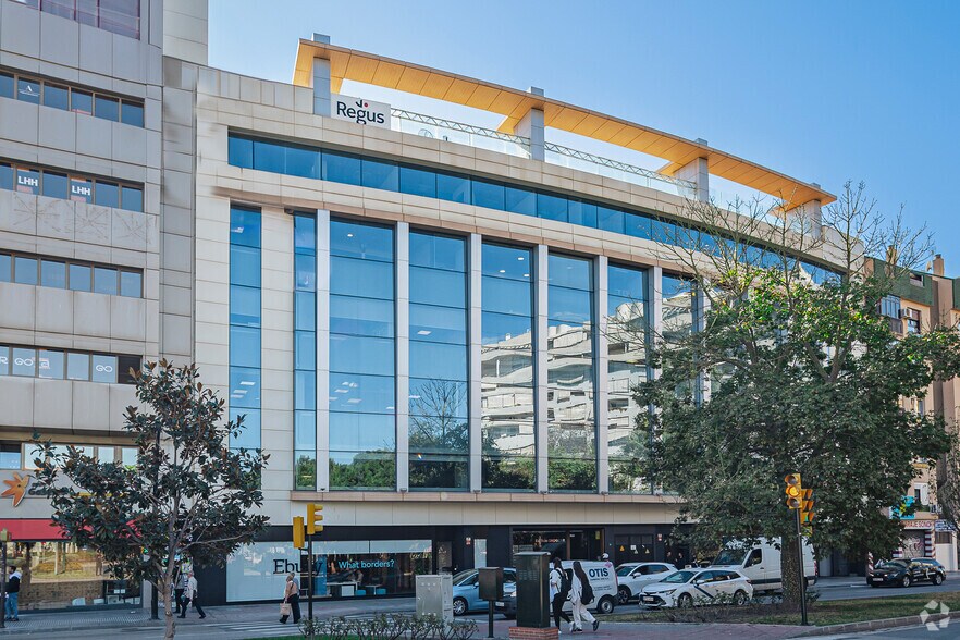 Plaza de la Solidaridad, 12, Málaga, Málaga to rent - Building Photo - Image 2 of 2