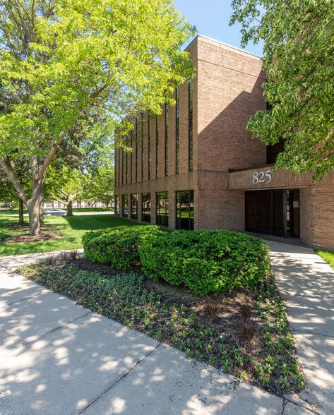 825 Victors Way, Ann Arbor, MI to rent - Building Photo - Image 2 of 3