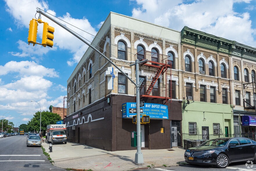 417 Throop Ave, Brooklyn, NY for sale - Primary Photo - Image 1 of 1