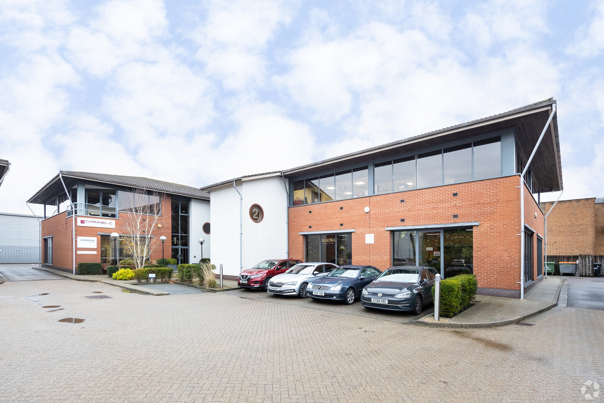 1 E-Centre, Easthampstead Road, Bracknell to rent Primary Photo- Image 1 of 3