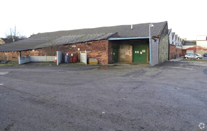 Albion Rd, Bradford for rent - Building Photo - Image 3 of 100