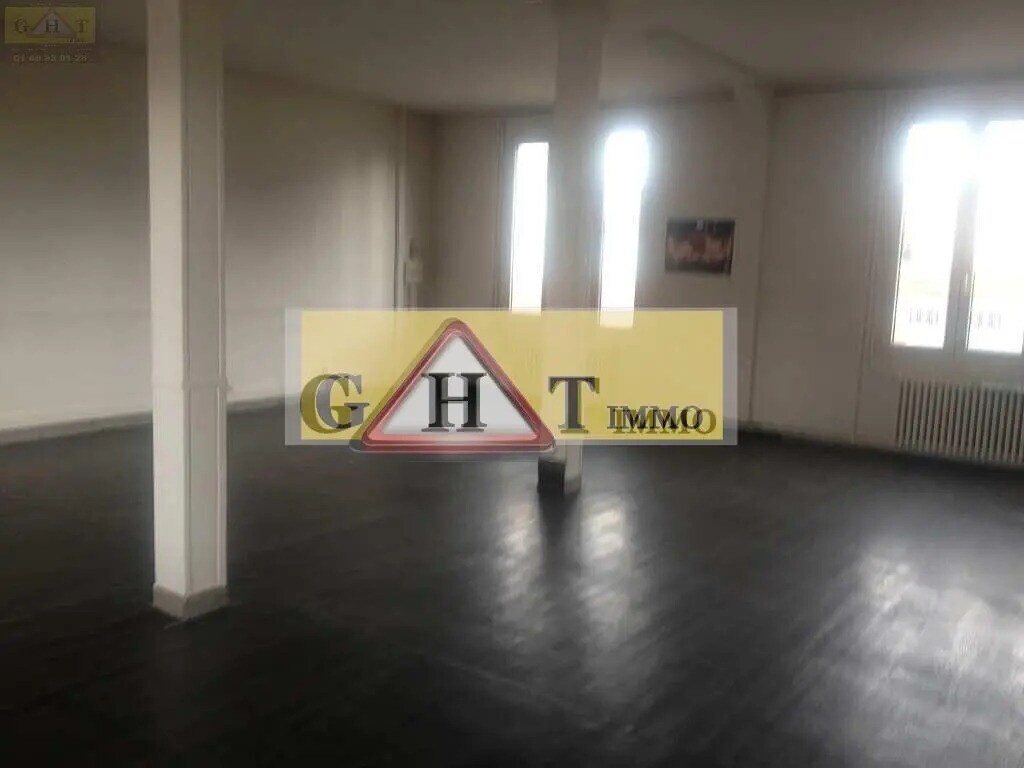 Location Bureaux 100 m² - Photo 1
