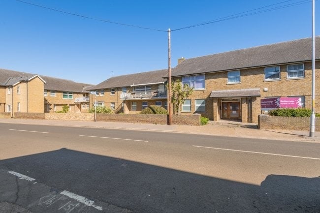 Blackburn Lodge Broa, Sheerness for sale - Building Photo - Image 2 of 4