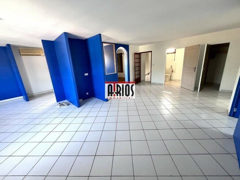 Office in Solliès-Pont to rent - Interior Photo - Image 3 of 10