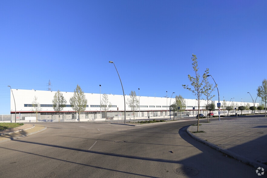 Calle Severo Ochoa, 7, Getafe, Madrid to rent - Building Photo - Image 3 of 7