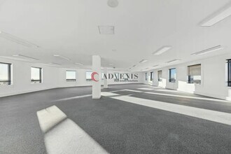 Office in Noisy-le-Grand to rent Building Photo- Image 1 of 4