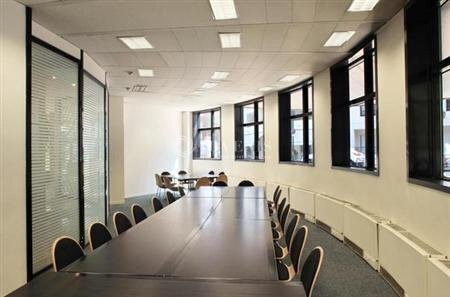 44 Avenue Georges Pompidou, Levallois-Perret to rent - Interior Photo - Image 3 of 4