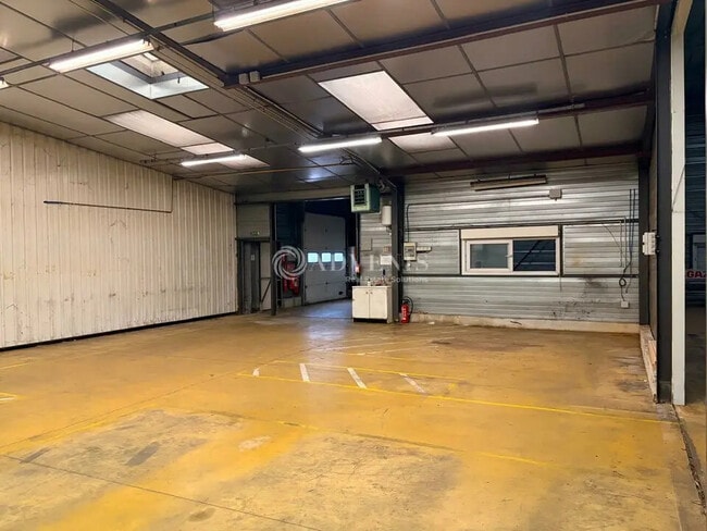 Location Local d'activités 278 m² à 631 m²