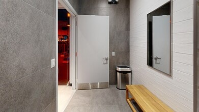 3097 Piedmont Rd NE, Atlanta, GA to rent Interior Photo- Image 2 of 12