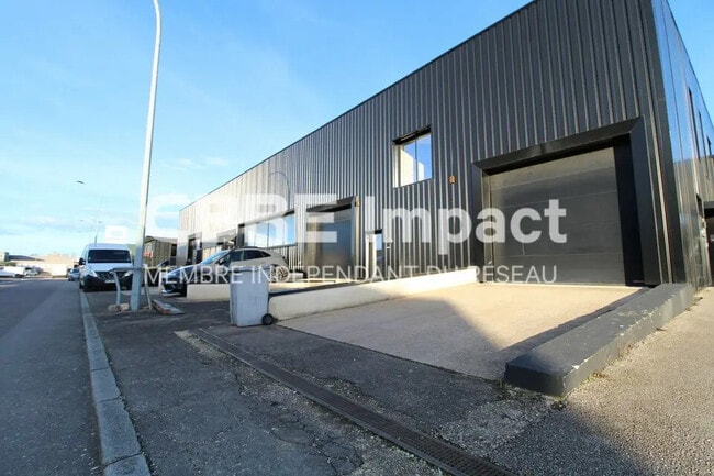 Location Local d'activités 560 m²