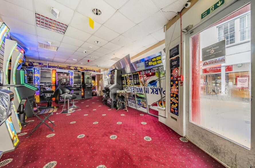 2-4 Monnow St, Monmouth for sale - Interior Photo - Image 3 of 4