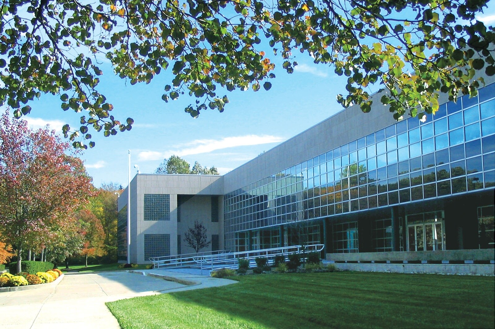 5 Paragon Dr, Montvale, NJ to rent Building Photo- Image 1 of 15