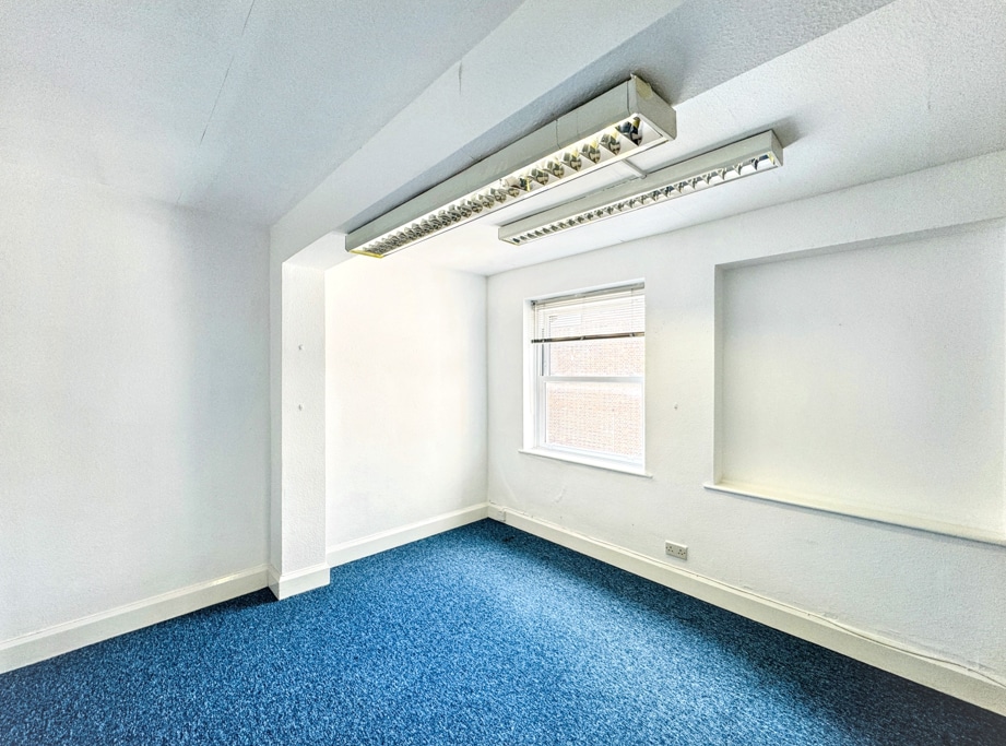 35 Carlton Cres, Southampton to rent Interior Photo- Image 1 of 2