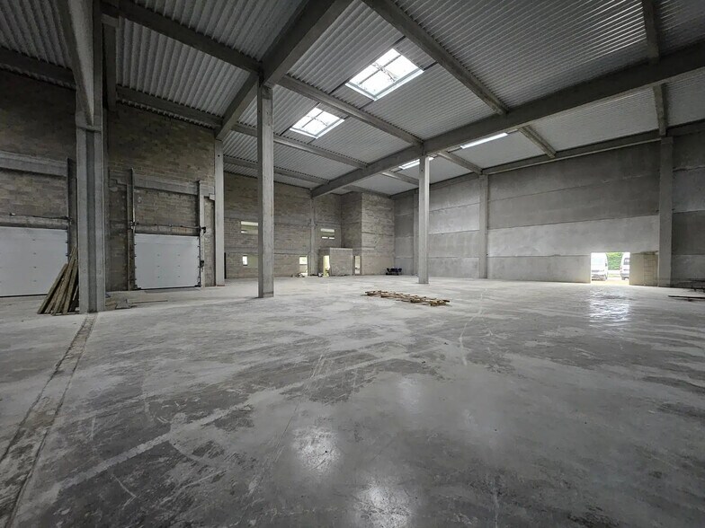 Office in Moissy-Cramayel to rent - Building Photo - Image 2 of 6