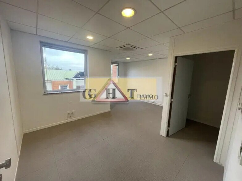 Industrial in Chevilly-Larue to rent - Interior Photo - Image 3 of 12