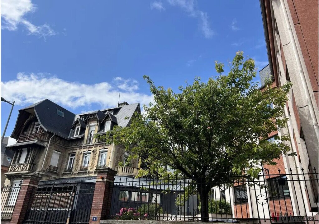 Location Bureaux 81 m² - Photo 1